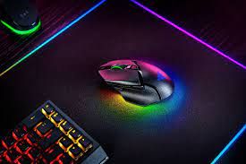 Razer ra mắt chuột gaming “trùm cuối” Basilisk V3 Pro: hàng loạt tính năng cao cấp, hỗ trợ cả không dây lẫn có dây