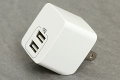  Adapter sạc 2A Dual Anker A2620 Trắng 