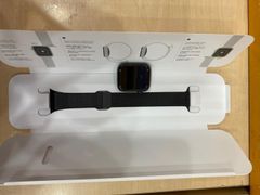  Apple Watch S5 LTE, 44mm Space Black Stainless Steel Case with Space Black Milanese Loop (MWWL2VN/A) 