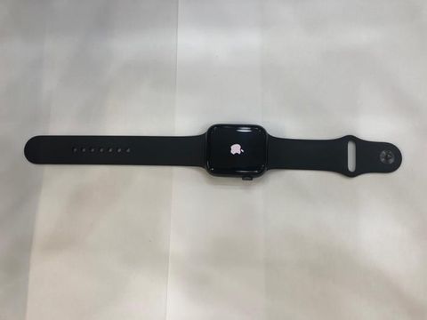 Apple Watch SE GPS, 44mm Space Gray Aluminium Case with Black Sport Band - Regular (MYDT2VN/A)