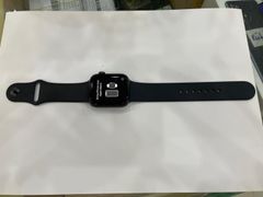  Apple Watch S6 GPS, 44mm Space Gray Aluminium Case with Black Sport Band - Regular (M00H3VN/A) 