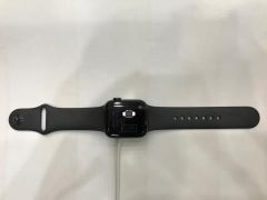  Apple Watch S6 GPS, 40mm Space Gray Aluminium Case with Black Sport Band - Regular (MG133VN/A) 