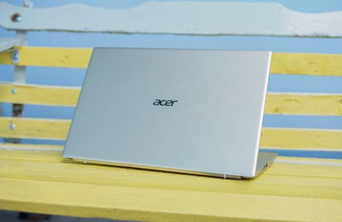 Acer Swift X - laptop pin 14 tiếng giá 30 triệu đồng