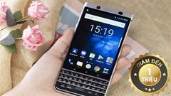  Tháng 10 vừa đến, ưu đãi giảm giá đến 1 triệu dành cho điện thoại BlackBerry cũng cập bến, fans 'Dâu Đen' đừng bỏ qua nhé 