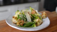  Caesar salad là gì? 2 Cách làm caesar salad đơn giản thơm ngon tại nhà 