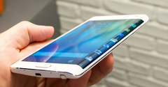  Điểm danh 5 mẫu điện thoại Samsung độc lạ, có thể bạn sẽ bất ngờ 
