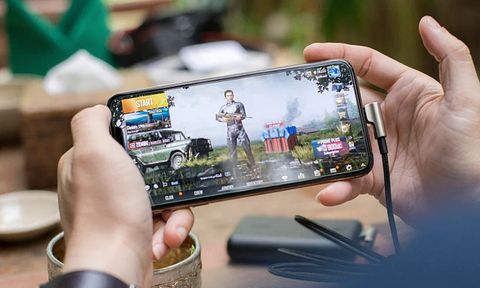 Android 12 cho phép vừa tải, vừa chơi game