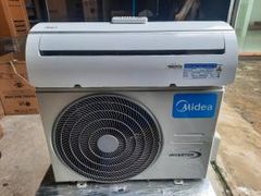 Điều hòa Midea Inverter 9000 BTU MSAFA-10CRDN8 