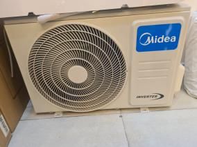 Điều hòa Midea Inverter 9000 BTU MSAFA-10CRDN8