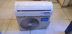  Điều hòa Midea Inverter 9000 BTU MSAFA-10CRDN8 