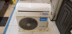  Máy lạnh Midea Inverter 1 HP MSAFA-10CRDN8 