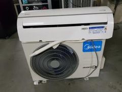  Điều hòa Midea Inverter 9000 BTU MSAFA-10CRDN8 