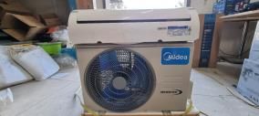 Máy lạnh Midea Inverter 1 HP MSAFA-10CRDN8