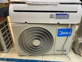Máy lạnh Midea Inverter 1 HP MSAFA-10CRDN8