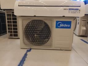 Điều hòa Midea Inverter 9000 BTU MSAFA-10CRDN8