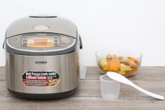  Nồi cơm điện tử Japan Zojirushi ZONC-NP-HRQ18-XT 