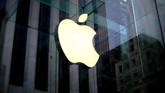 Doanh số iPhone tăng vọt, Apple vượt mặt Samsung để trở thành nhà sản xuất smartphone số một thế giới trong Q4/2020