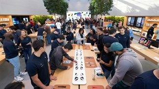 Tuy giá bán cao hơn so với các đối thủ, nhưng tính tới nay Apple Watch đã có cả trăm triệu người dùng trên toàn thế giới