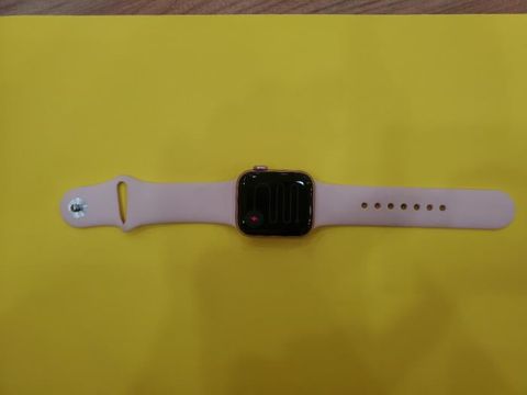 Apple Watch SE GPS + Cellular, 40mm Gold Aluminium Case with Pink Sand Sport Band - Regular (MYEH2VN/A)