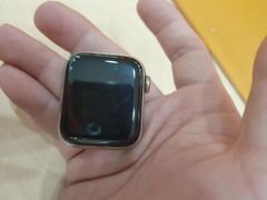  Apple Watch S6 GPS + Cellular, 40mm Gold Stainless Steel Case with Gold Milanese Loop 