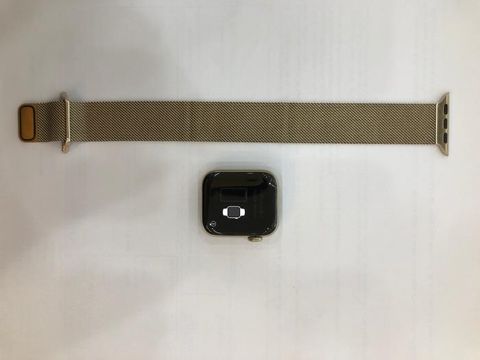 Apple Watch S6 GPS + Cellular, 40mm Gold Stainless Steel Case with Gold Milanese Loop (M06W3VN/A)
