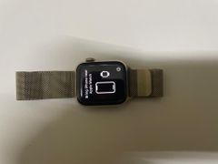  Apple Watch S6 GPS + Cellular, 40mm Gold Stainless Steel Case with Gold Milanese Loop (M06W3VN/A) 