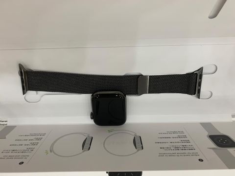Apple Watch S6 GPS + Cellular, 40mm Graphite Stainless Steel Case with Graphite Milanese Loop (M06Y3VN/A)