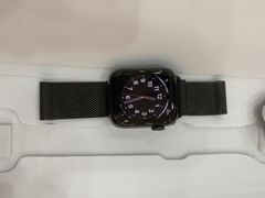  Apple Watch S6 GPS + Cellular, 40mm Graphite Stainless Steel Case with Graphite Milanese Loop (M06Y3VN/A) 