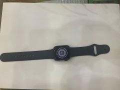  Apple Watch S6 GPS + Cellular, 40mm Space Gray Aluminium Case with Black Sport Band - Regular (M06P3VN/A) 