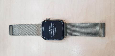 Apple Watch S6 GPS + Cellular, 44mm Gold Stainless Steel Case with Gold Milanese Loop (M09G3VN/A)