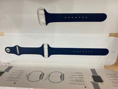  Apple Watch S6 GPS + Cellular, 44mm Gold Stainless Steel Case with Deep Navy Sport Band - (MJXN3VN/A) 