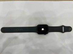 Apple Watch SE GPS + Cellular, 44mm Space Gray Aluminium Case with Black Sport Band - Regular (MYF02VN/A) 