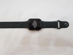  Apple Watch SE GPS + Cellular, 44mm Space Gray Aluminium Case with Black Sport Band - Regular 
