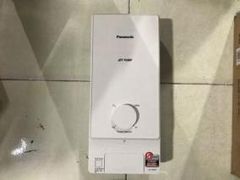 Bình nóng lạnh trực tiếp Panasonic 4500W DH-4MP1VW 