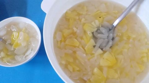 3 cách nấu chè hạt đác với thơm, mít, dâu tây giòn ngon thanh mát
