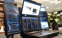  Aurora 7 – Laptop Có 7 Màn Hình 