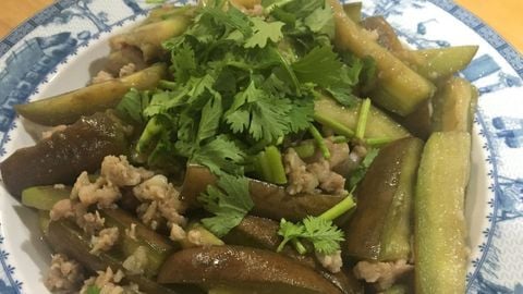 Cách làm cà tím xào thịt băm thơm ngon cực đưa cơm đơn giản tại nhà