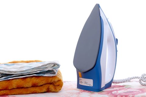Bàn ủi khô Electrolux EDI2004