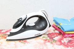  Bàn ủi hơi nước Pensonic PSI-1006 