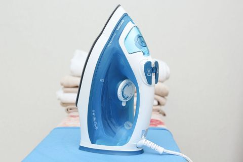 Bàn ủi hơi nước Philips GC2981