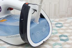  Bàn ủi hơi nước Philips GC4910 