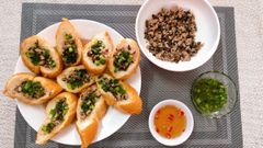  Cách làm bánh mì hấp thịt bằm mỡ hành thơm ngon cho ngày chán cơm 