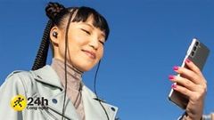  Góc khó tin nhưng có thật: Apple dùng flagship Galaxy S21 5G để quảng cáo tai nghe Beats Studio Buds mới 