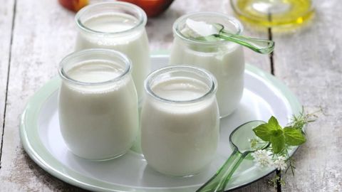 Các cách nhận biết sữa chua bị hư hỏng dễ dàng nhất cho bạn