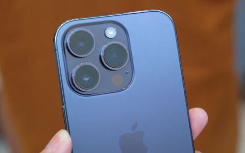 Bí Mật Của Đèn Flash Trên Iphone 14