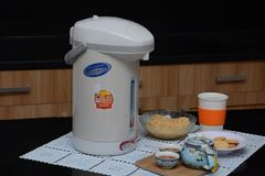  Bình thủy điện Sharp KP-31BTV 