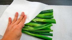  Cách bảo quản hành lá và hành tăm (củ nén) dùng được lâu 