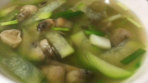 Cách nấu canh bí đao nấm rơm ngọt ngon, chay mặn đều dùng