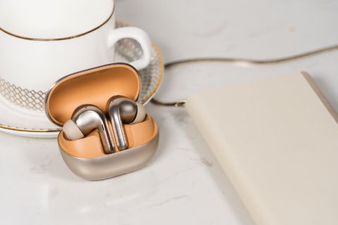 Cận Cảnh Xiaomi Buds 4 Pro: Thiết Kế Đẹp Mắt, Chống Ồn Chủ Động Và Xuyên Âm
