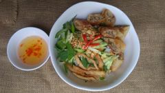  2 cách làm bún chả giò giòn rụm thơm ngon khó cưỡng cực đơn giản 